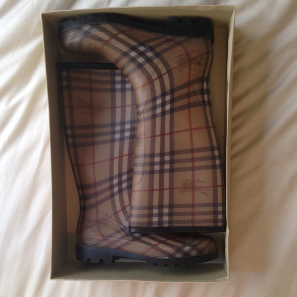 Burberry Rainboots - Picture 1 of 3